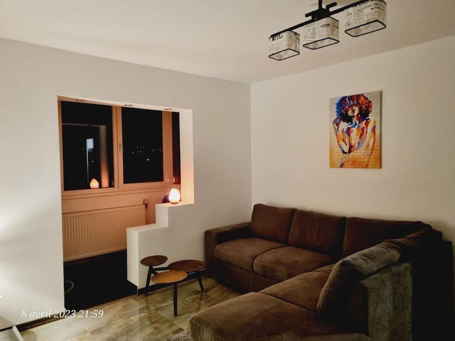 Appartement Le Nid D'Adam à Zărneşti Extérieur photo