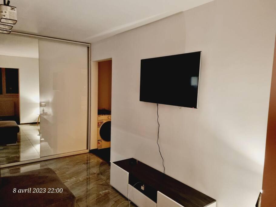 Appartement Le Nid D'Adam à Zărneşti Extérieur photo